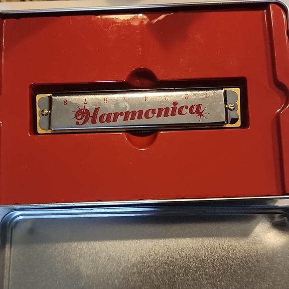 Harmonica with metal box and book - Picture 7 of 9